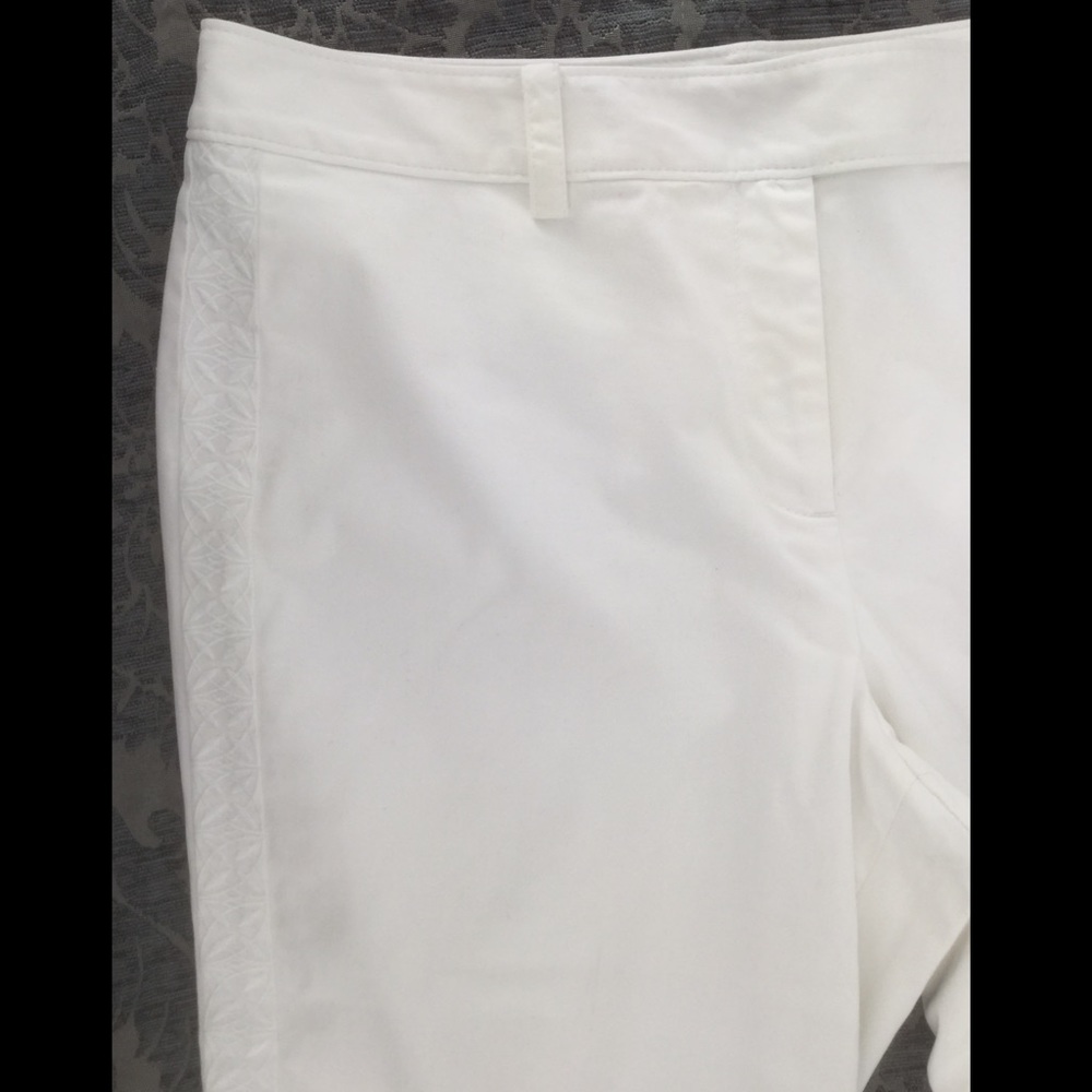 Ann Taylor size 10 White Capri Pants - Picture 7 of 8